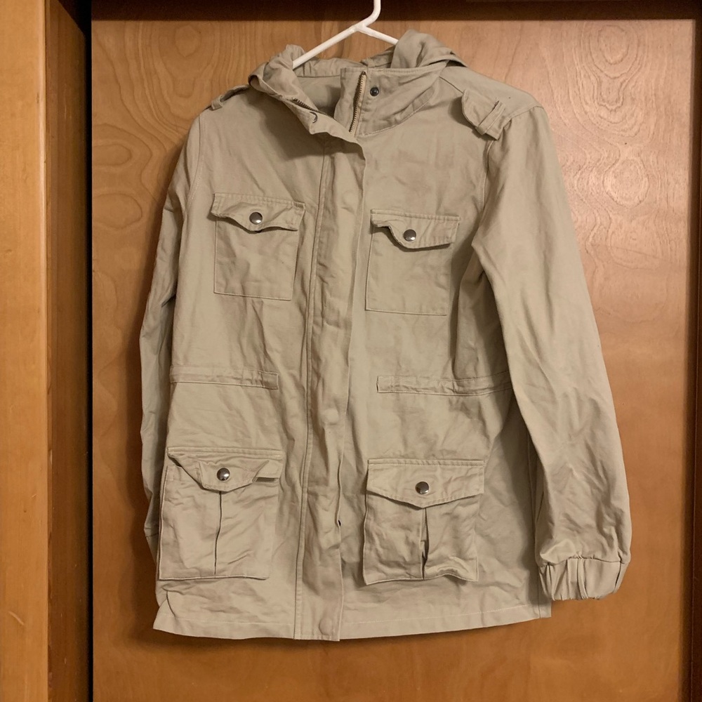 Great condition, never worn North Face jacket.